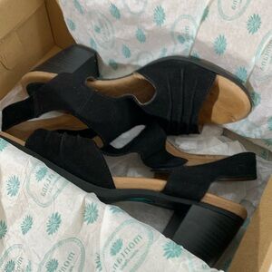 Montana Magnolia black